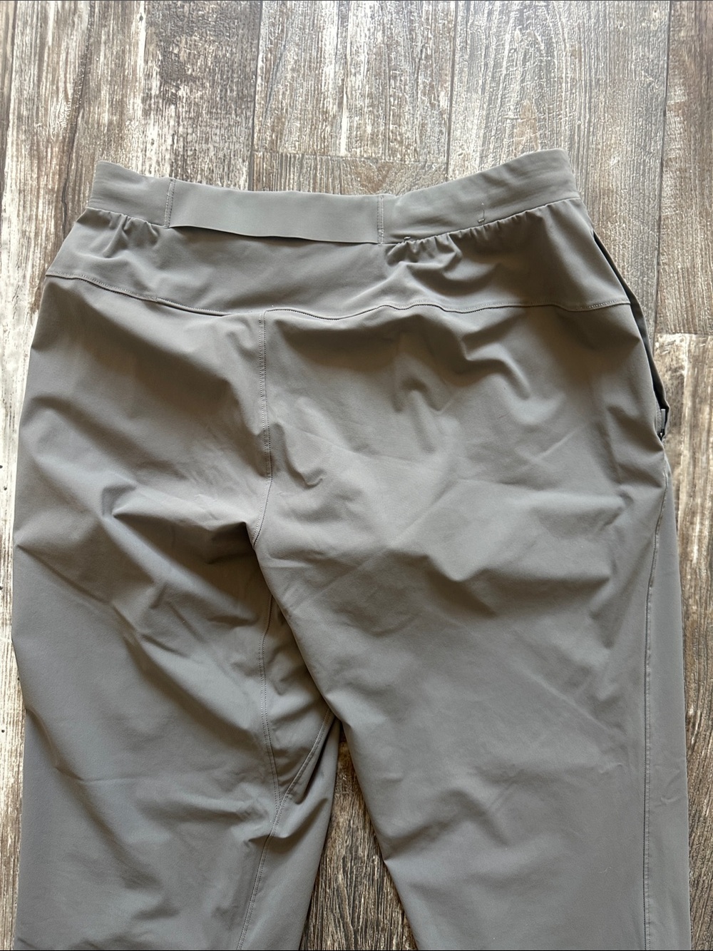 lululemon athletica Men's Gray Jogger Pants - Picture 7 of 8